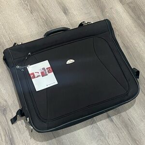 NWT Samsonite 700 Series Ultravalet Classic Black Travel Garment Bag